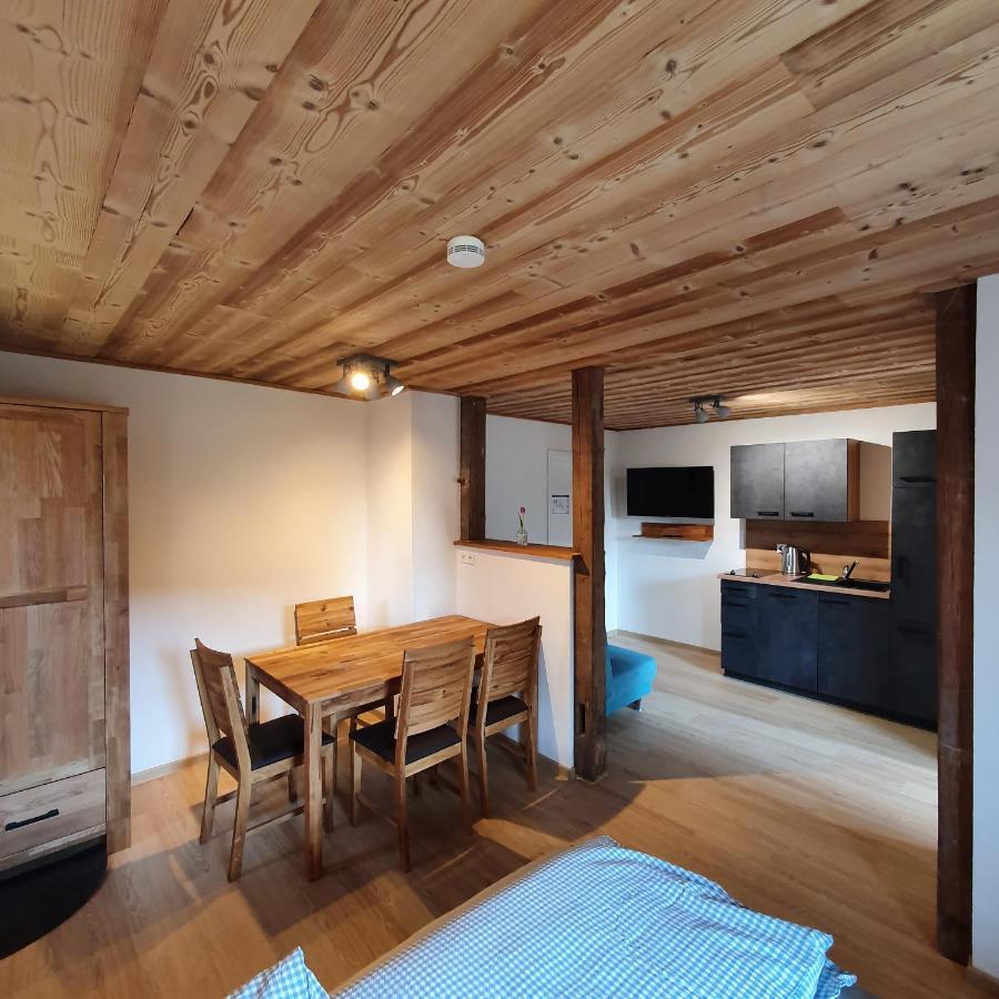 Alte Backstube - Ferienwohnung Huettenstube Und Ferienzimmer Auszeit Erkenbrechtsweiler ภายนอก รูปภาพ