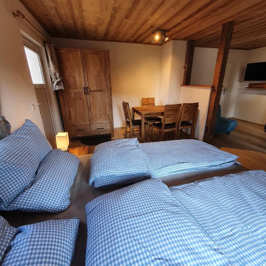 Alte Backstube - Ferienwohnung Huettenstube Und Ferienzimmer Auszeit Erkenbrechtsweiler ภายนอก รูปภาพ