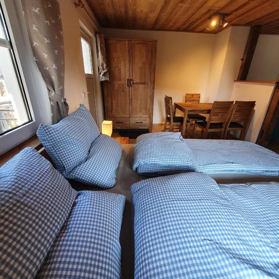 Alte Backstube - Ferienwohnung Huettenstube Und Ferienzimmer Auszeit Erkenbrechtsweiler ภายนอก รูปภาพ