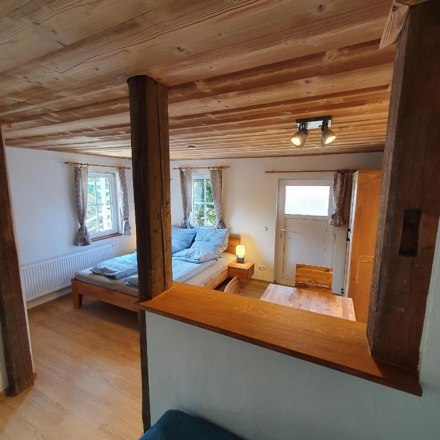 Alte Backstube - Ferienwohnung Huettenstube Und Ferienzimmer Auszeit Erkenbrechtsweiler ภายนอก รูปภาพ