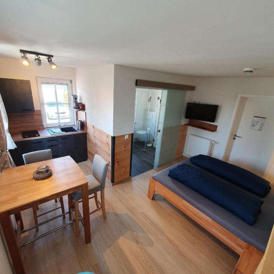 Alte Backstube - Ferienwohnung Huettenstube Und Ferienzimmer Auszeit Erkenbrechtsweiler ภายนอก รูปภาพ